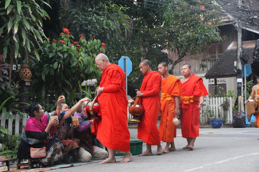 วิสดอม ลาว Hotel หลวงพระบาง ภายนอก รูปภาพ