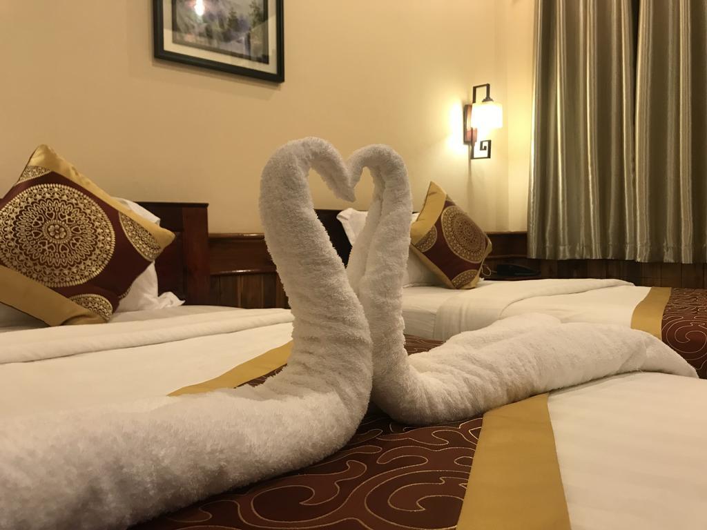 วิสดอม ลาว Hotel หลวงพระบาง ภายนอก รูปภาพ