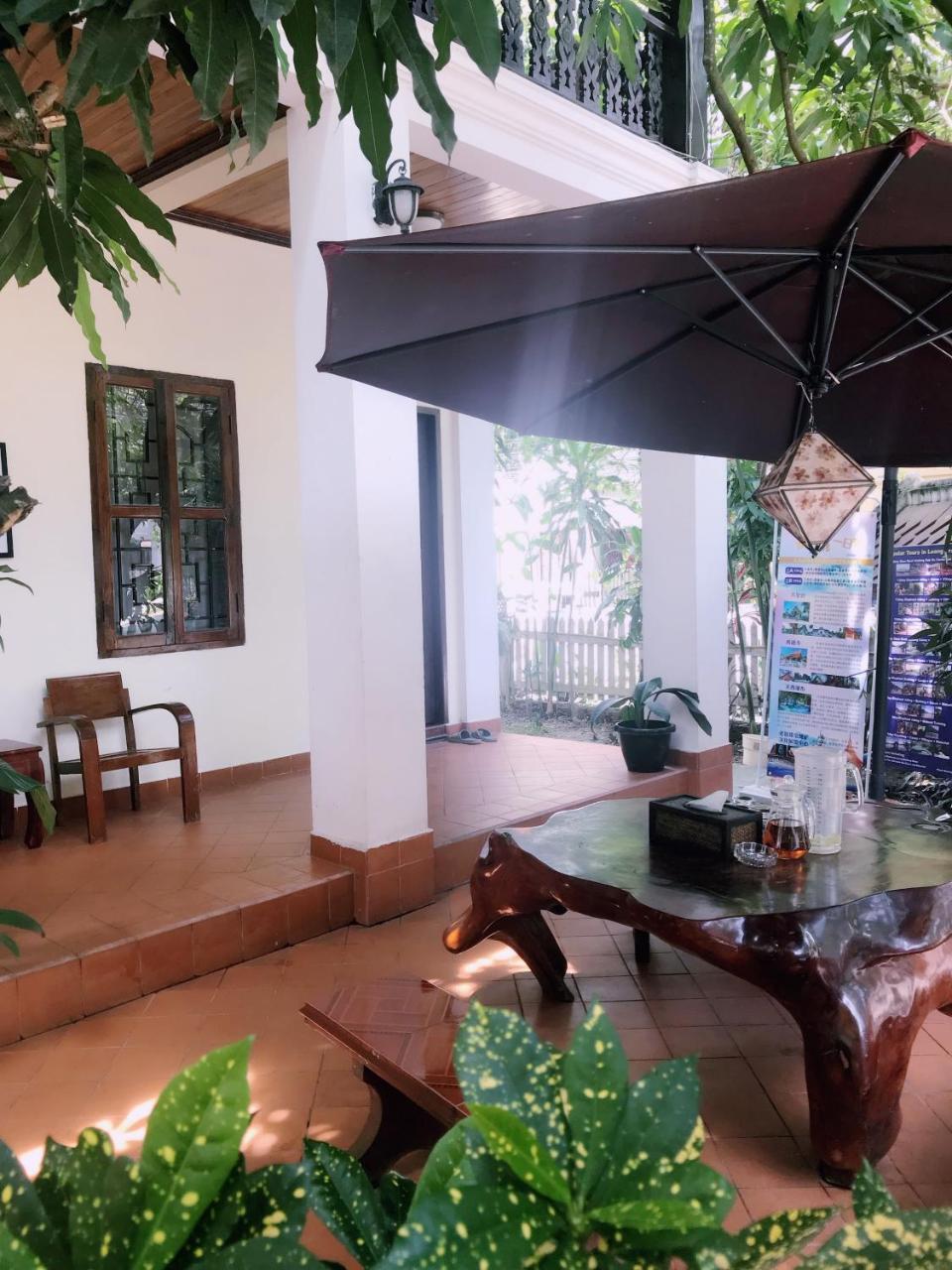 วิสดอม ลาว Hotel หลวงพระบาง ภายนอก รูปภาพ